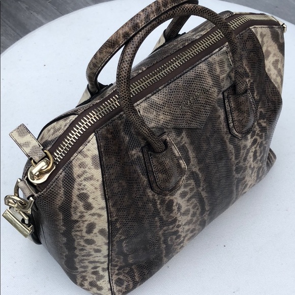 Givenchy Antigona hand bag. (Medium in snakeskin) - Picture 3 of 8